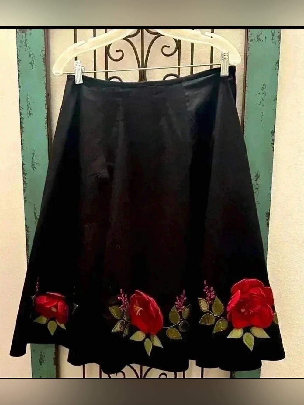Persaman NY Black Rose Appliqué A-Line Skirt Red Lining Romantic Statement Sz 8 - Picture 8 of 10